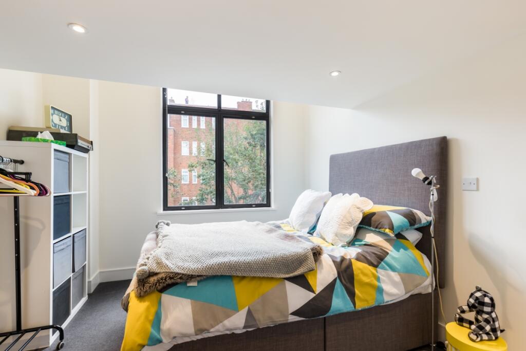 Old Town Hall Apa...