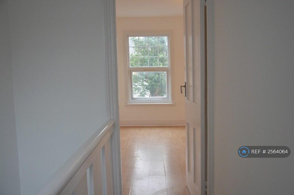 Bedroom 1 Entrance