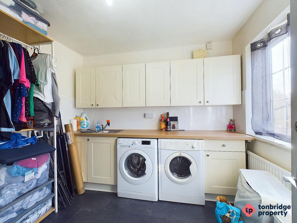 CAM03742G0-PR0018-STILL022