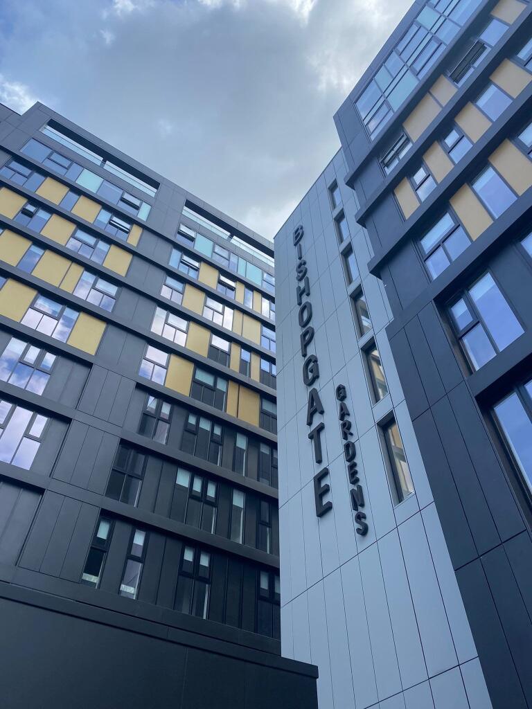 bishopgate front pho