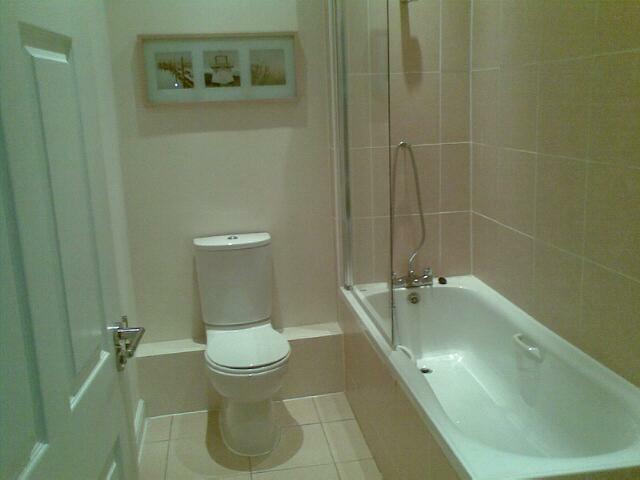 3 wycliffe court bathroom july 2013.jpg