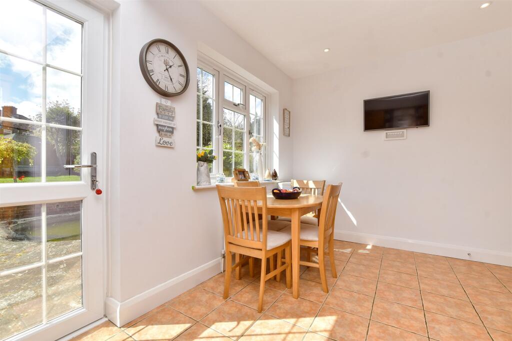 Kitchen/Breakfast Room