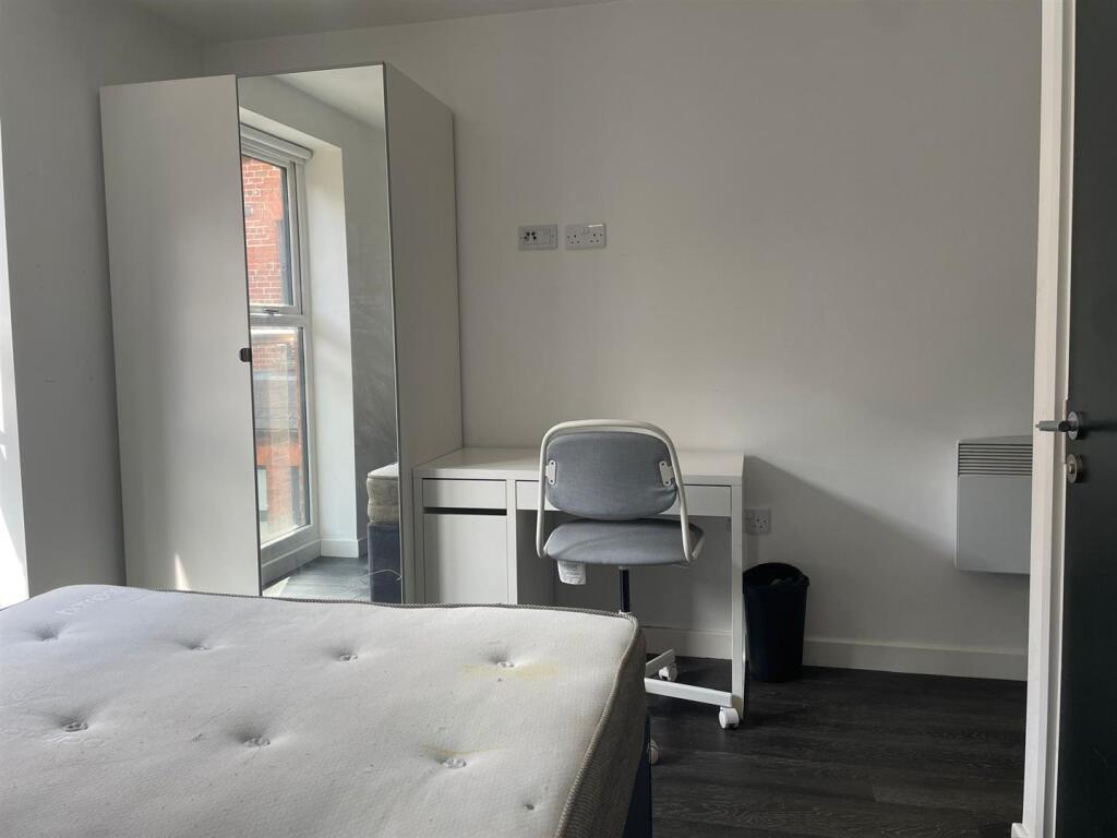 room 2 - 3.jpeg