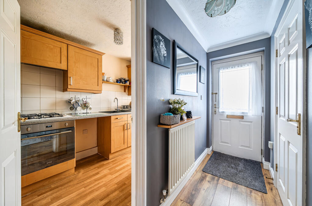 1371649-8-68f9067...