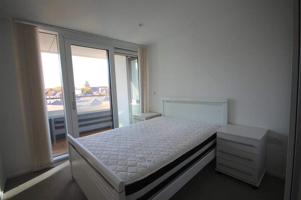 LUX APARTMENT 5.jpg
