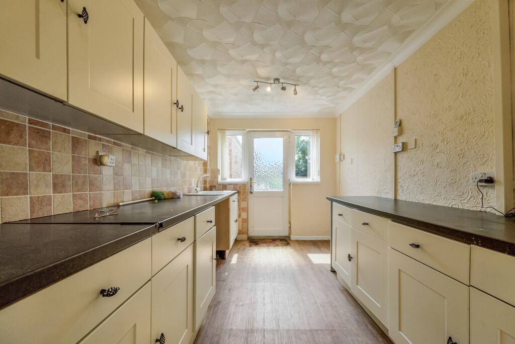 29 Thruxton Road, Havant, Hampshire, PO9 4DG