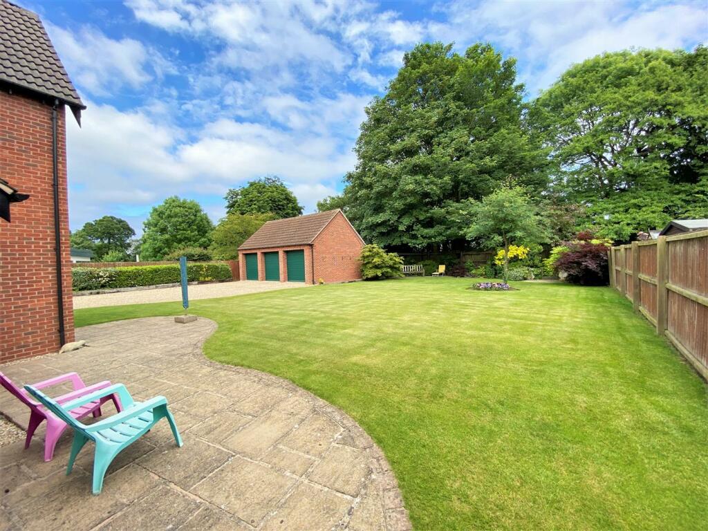 Well-Appointed Private Garden 608