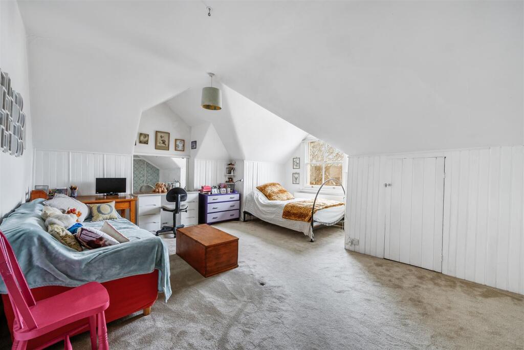 36 Buxton Gardens-17.jpg
