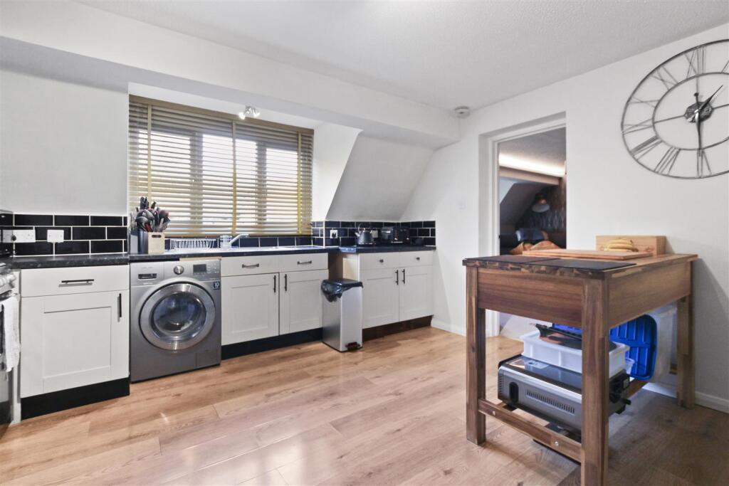 Lovell Court  (7).jpg