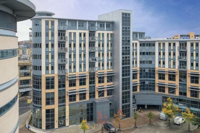 apartment building n