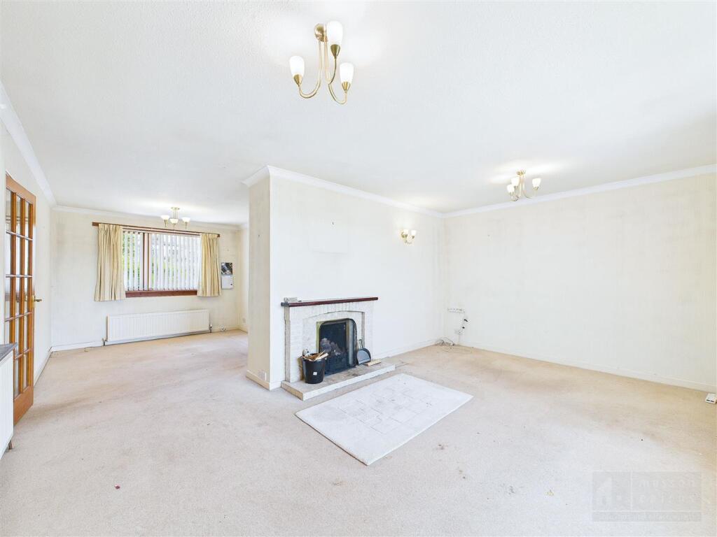 Sitting Room &amp; Dining Area
