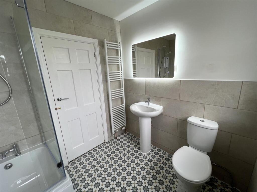 2 Bonython Road Bathroom