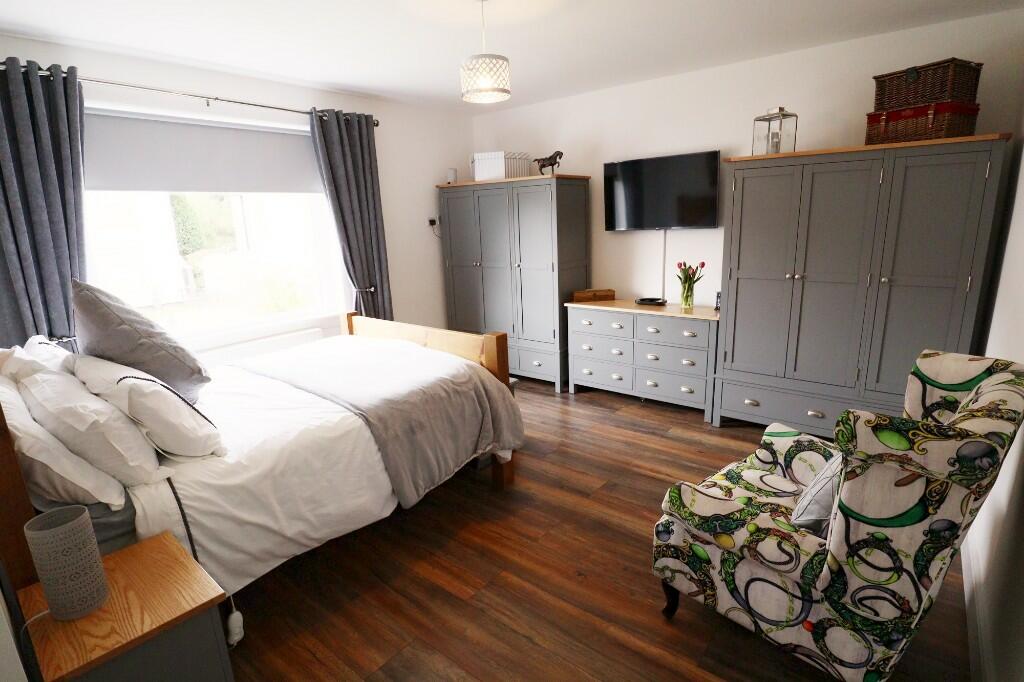 Bedroom 1 (2)