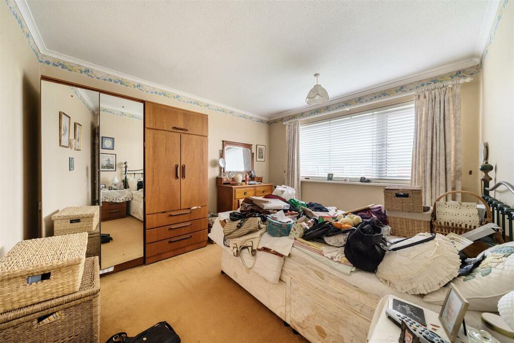 Bedroom One (2).jpg