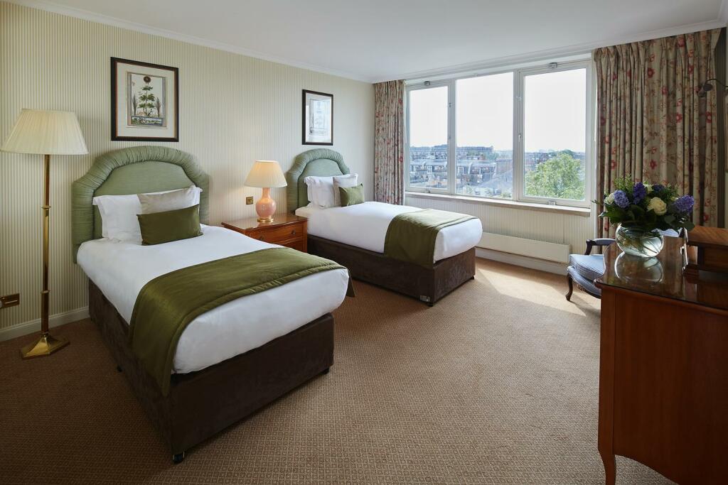 CTC-3-bed-deluxe-2nd-bedroom (1).jpg