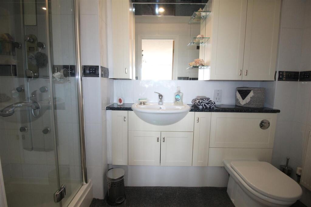 Gleneagles, 19, en suite.JPG