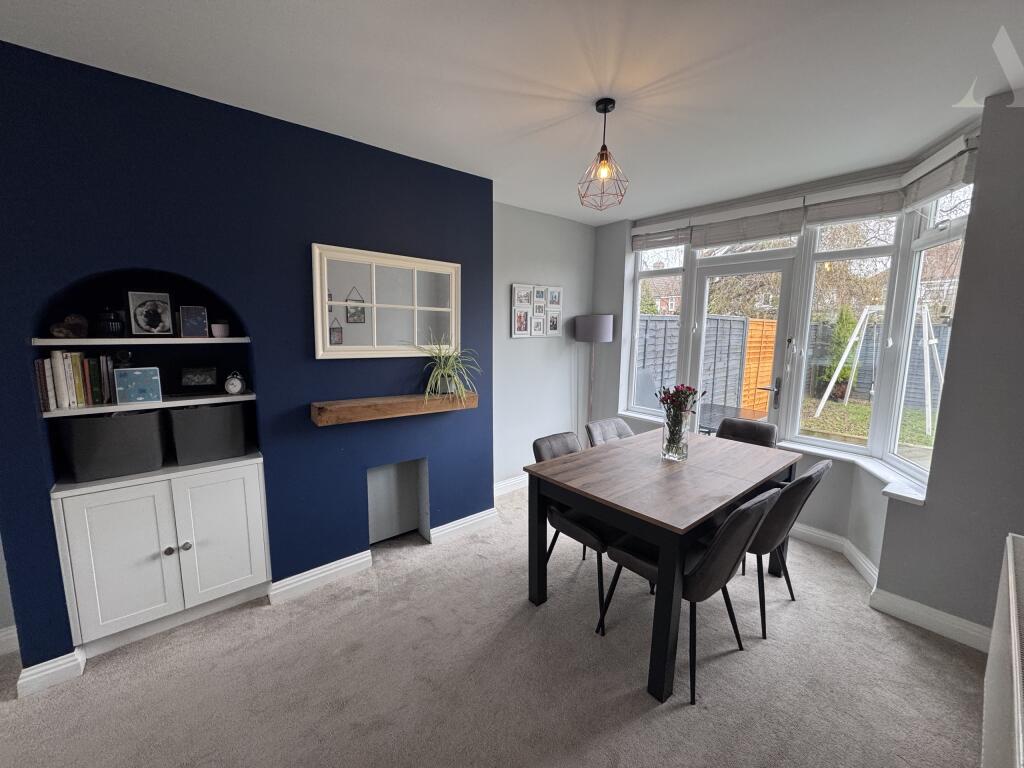 20 Jeremy Grove Lounge 3