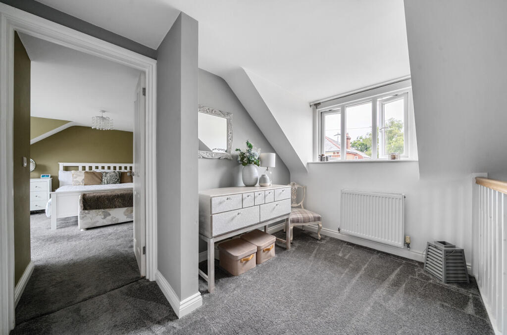 1334866-1-6894731...