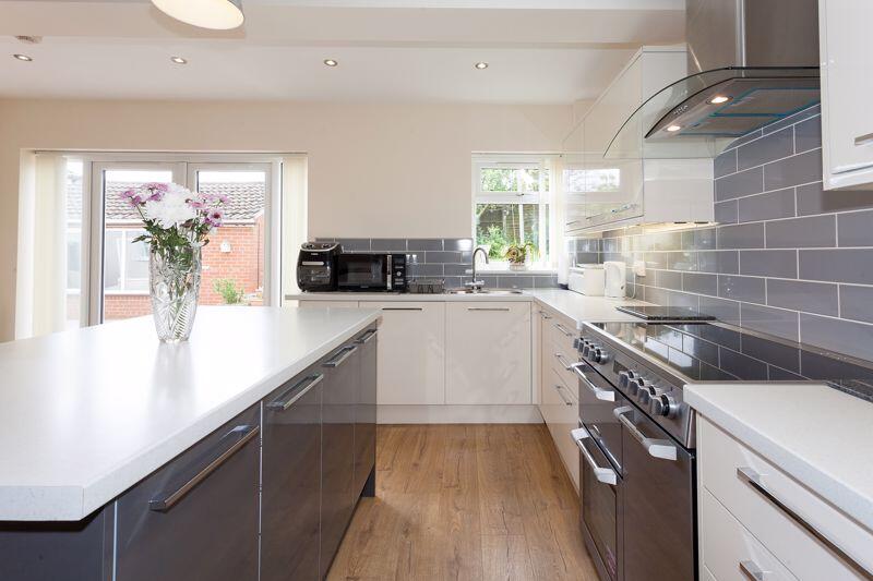 OPEN PLAN LIVING DINING KITCHEN