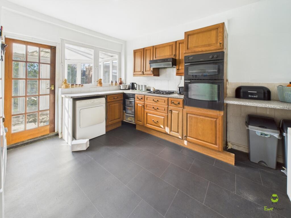 Presented by Clinton at EweMove Bexleyheath and Da