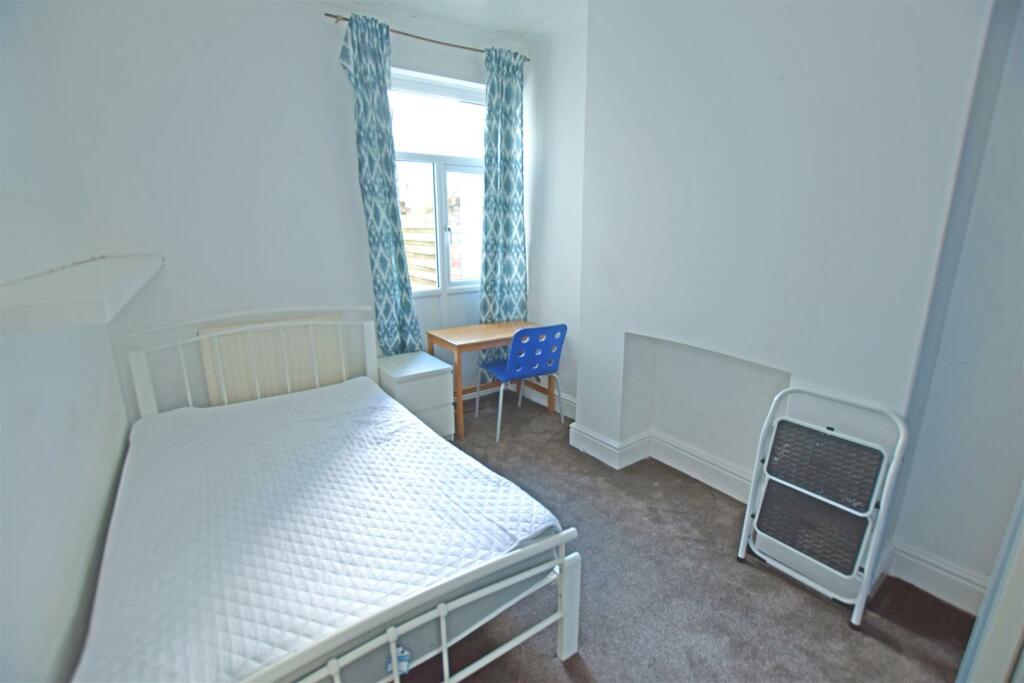 Middle Room