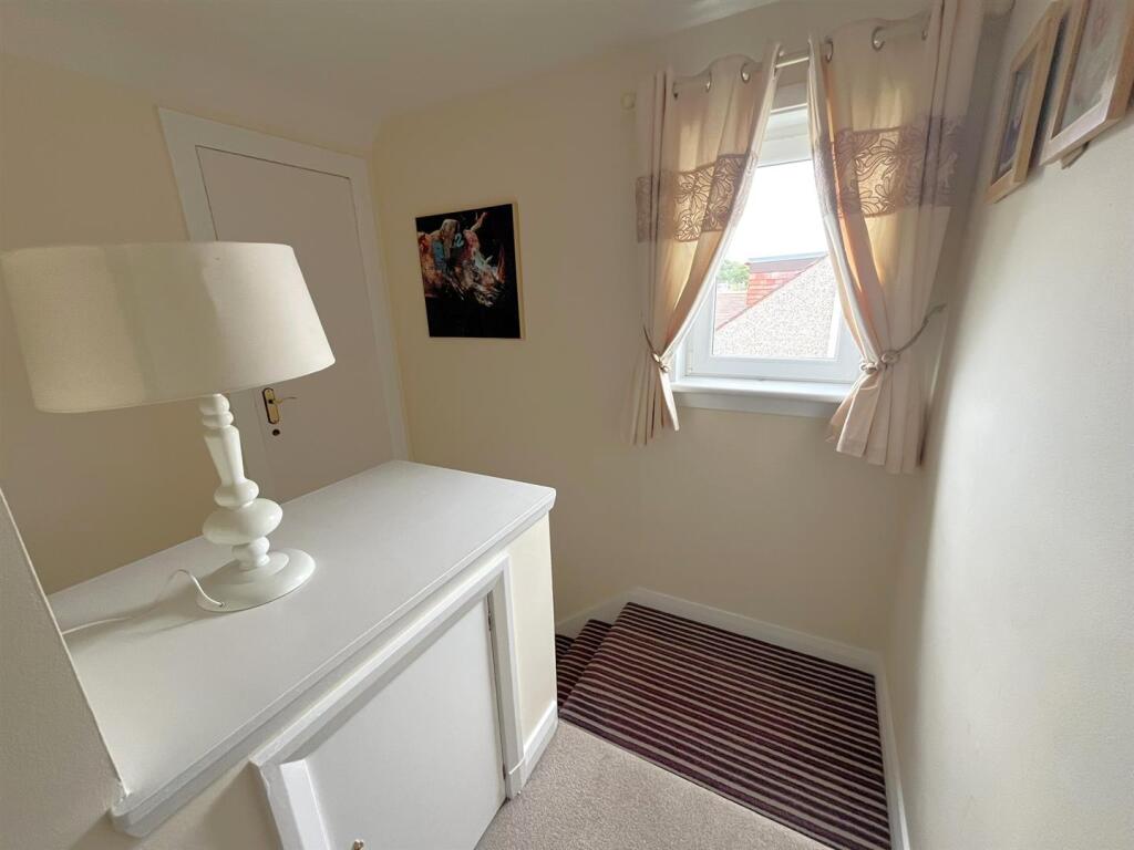 STAIRCASE &amp; LANDING