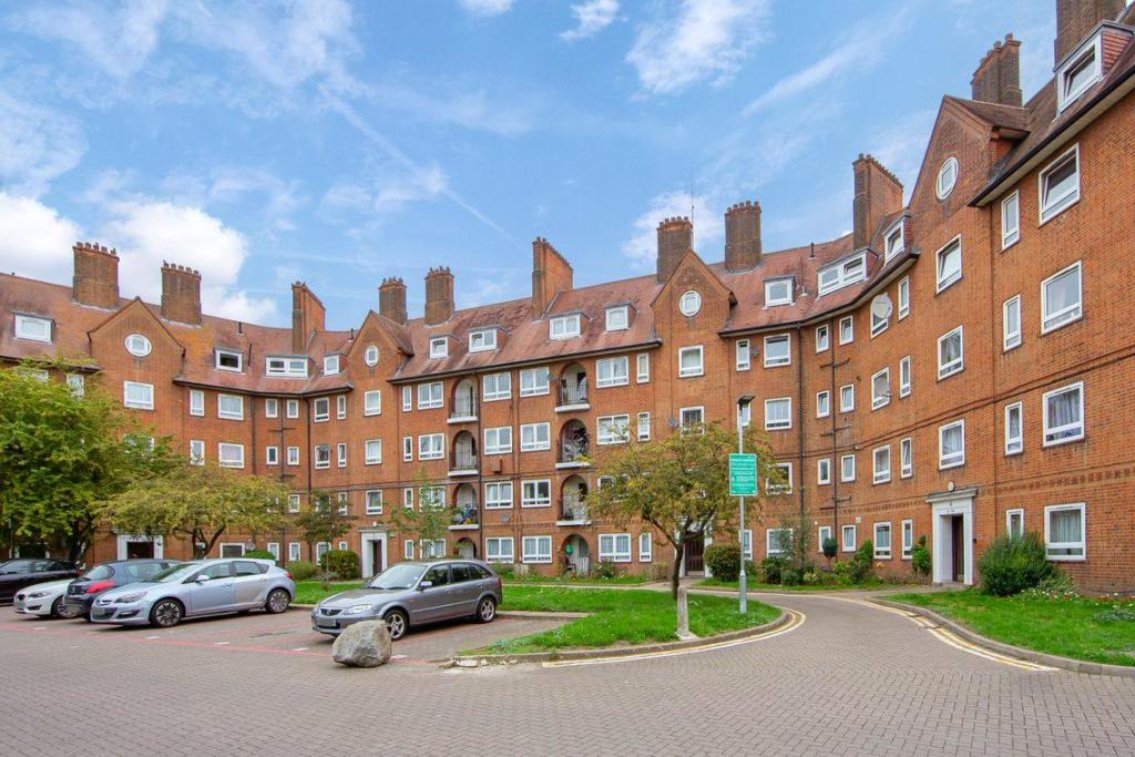 exterior 4.jpg