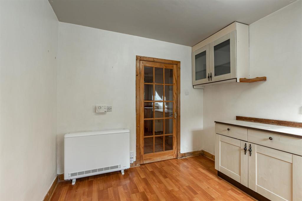 60 Priors Walk Melrose 07.JPG