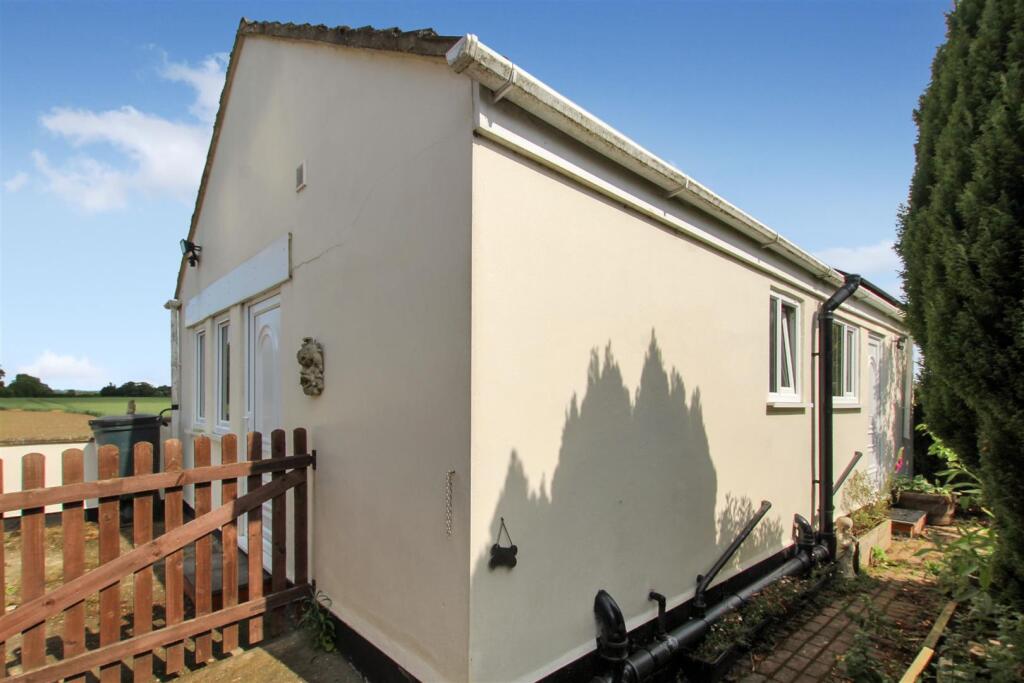 Annexe - Front &amp; Side.JPG
