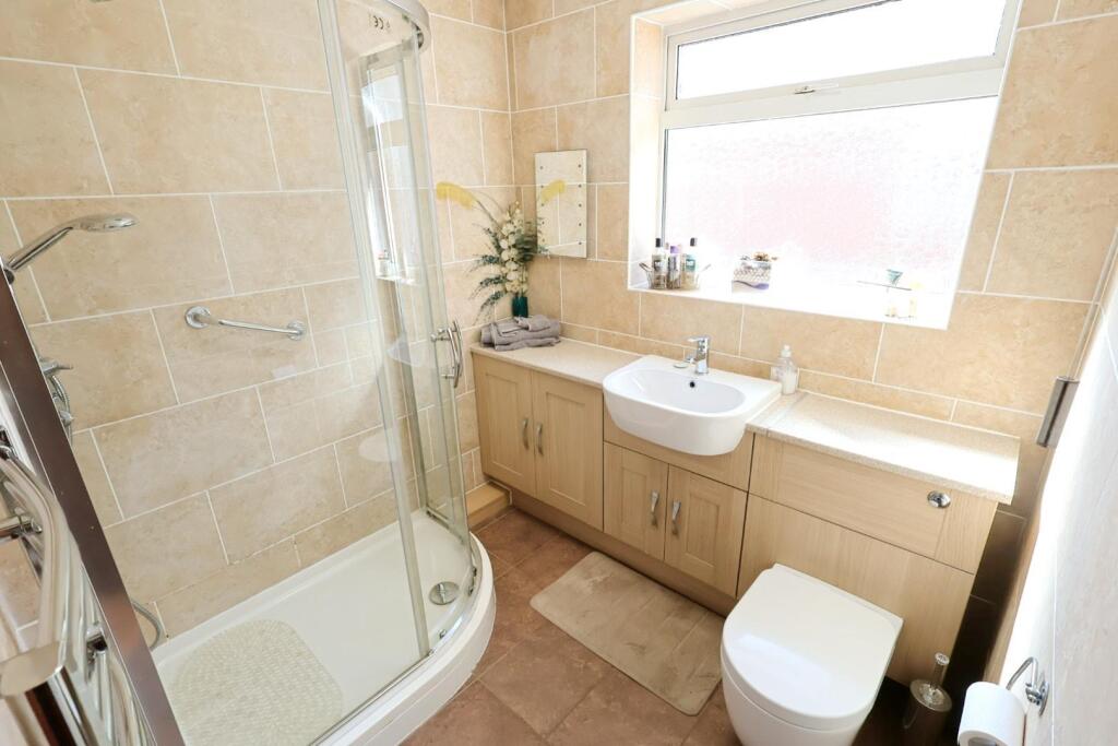 Sutton Drvie Shower Room.JPG