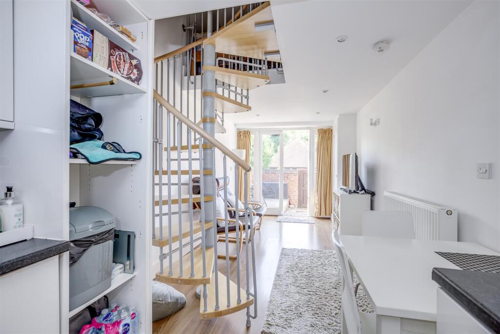 9A The Leys, Halton Village, HP22 5GH-8.jpg