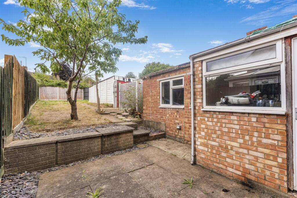 23 Cherry Road, Banbury-8.jpg