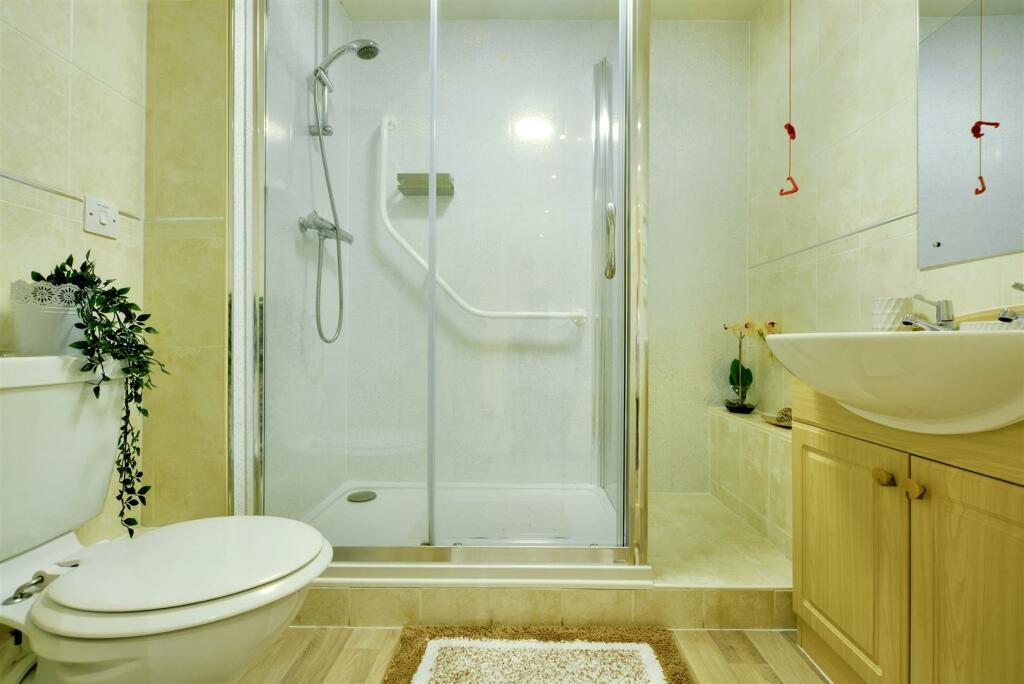 Shower Room.jpeg