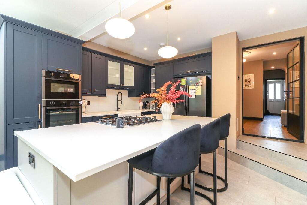 Kitchen/breakfast rm