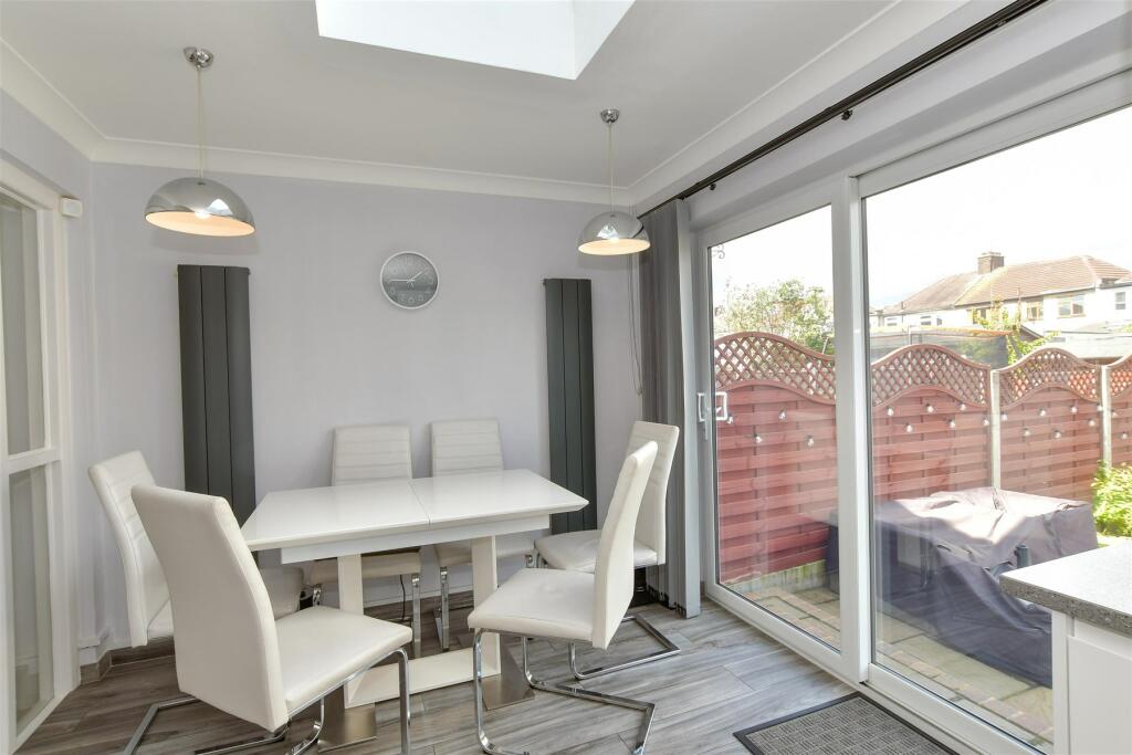 Kitchen/Dining Room