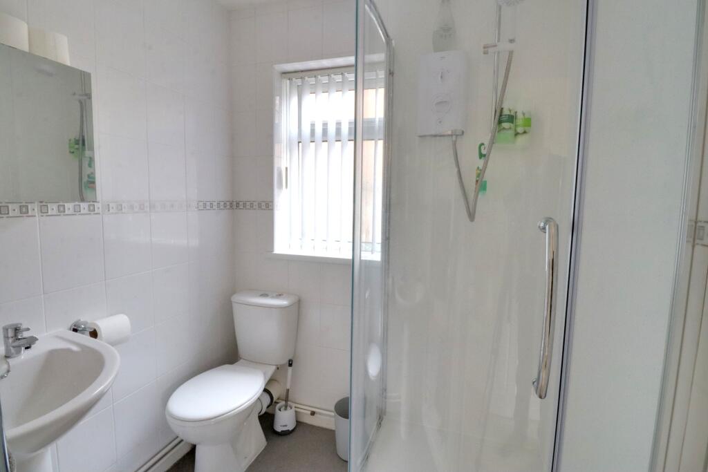 SHOWER ROOM