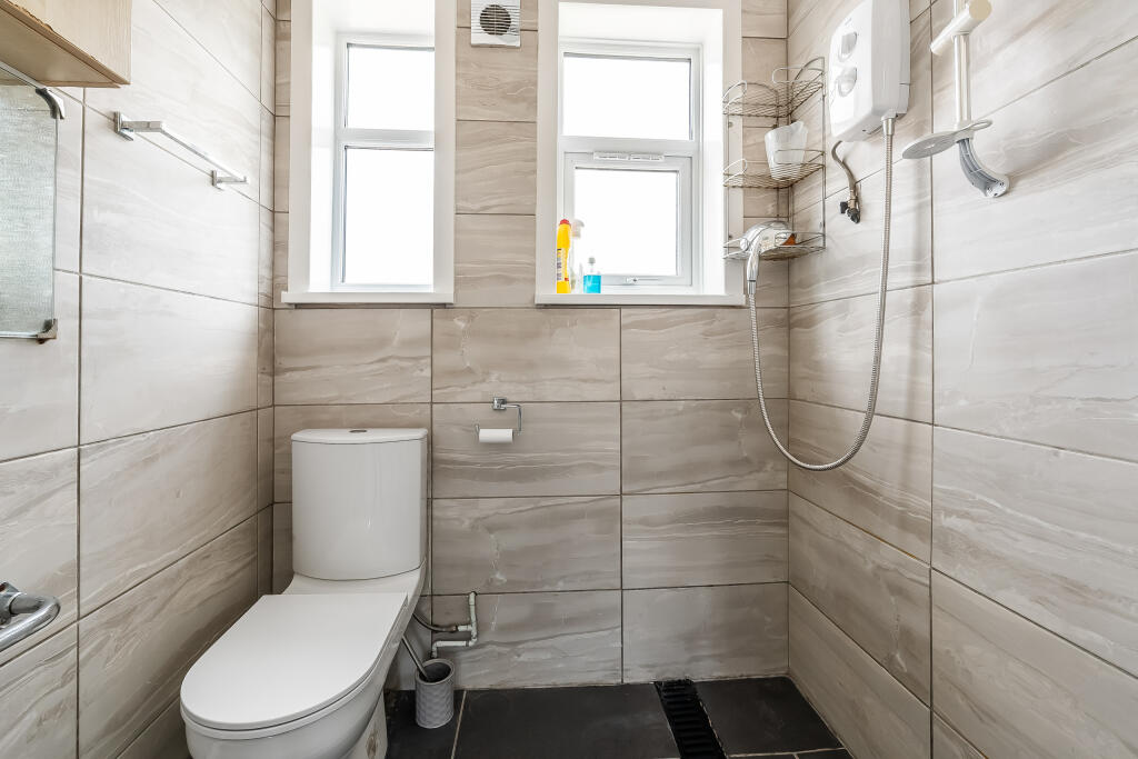 31-Pollards-Oak-Road-20