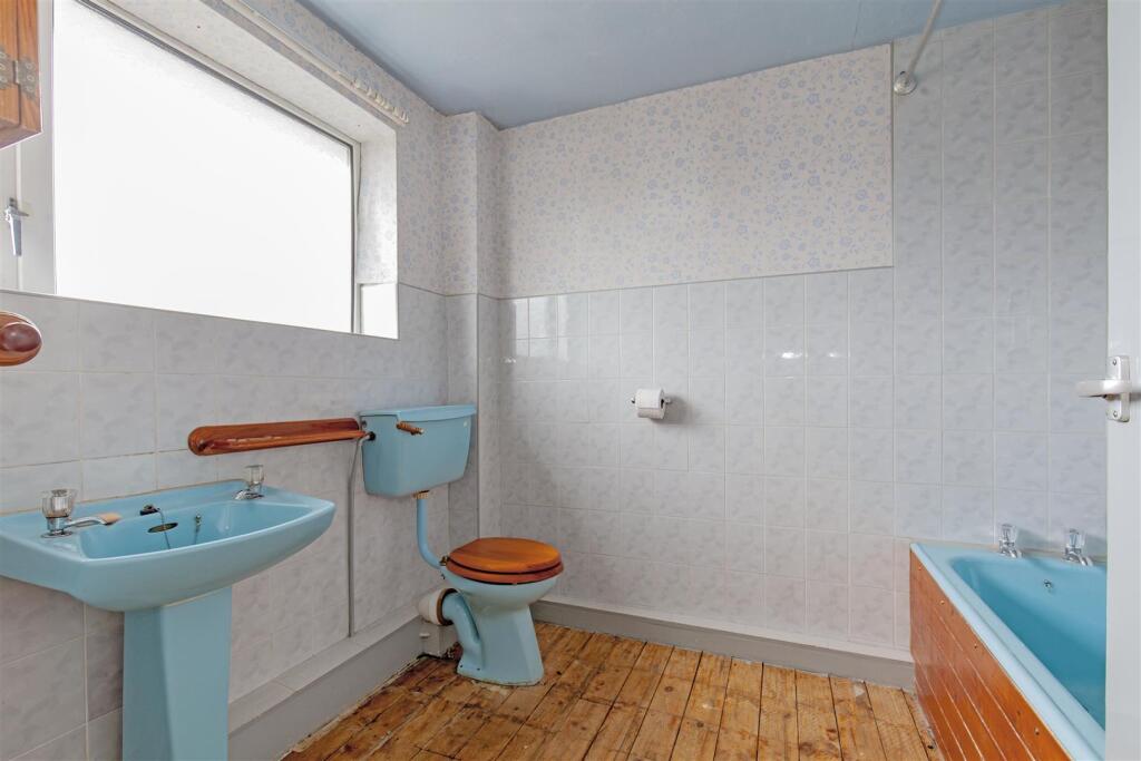 Bathroom-2.jpg
