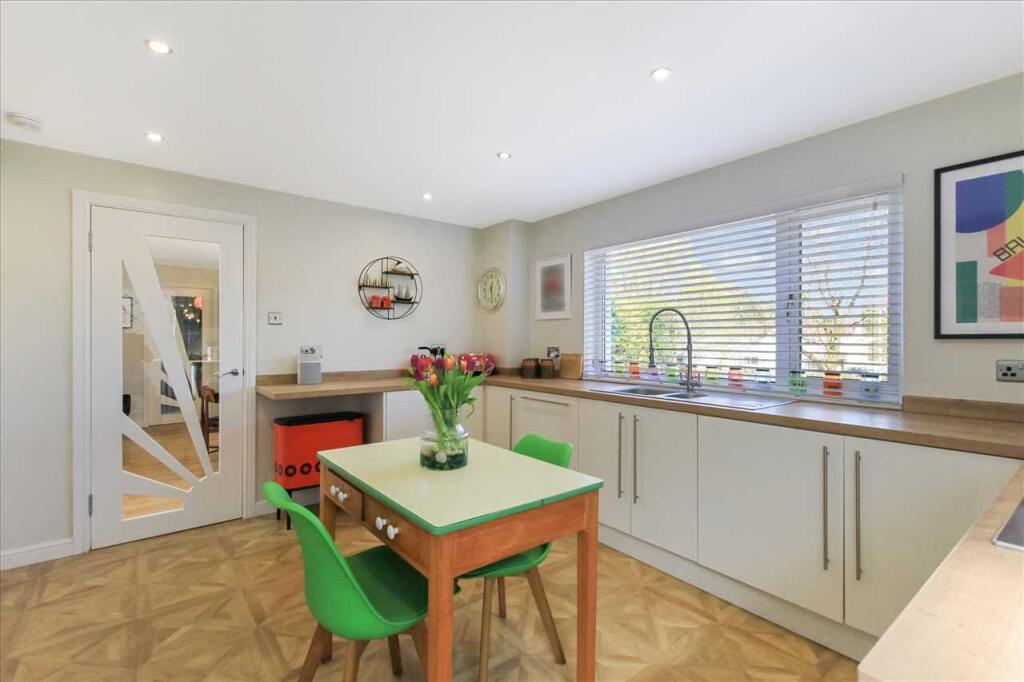 Kitchen Dining (2)