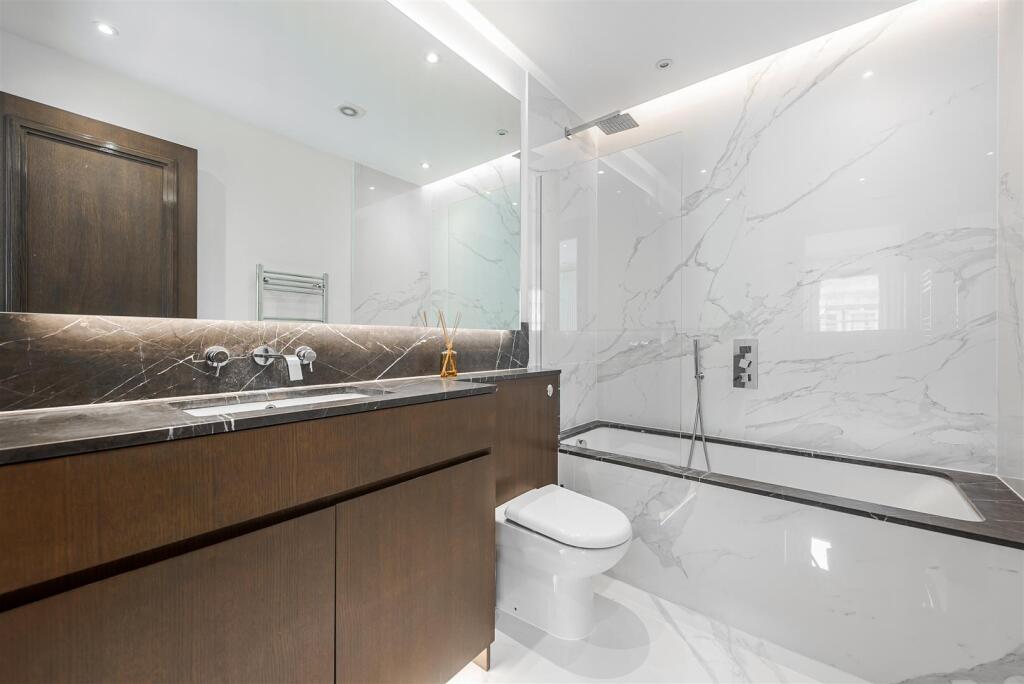 Collingham Place 3_41-5.jpg