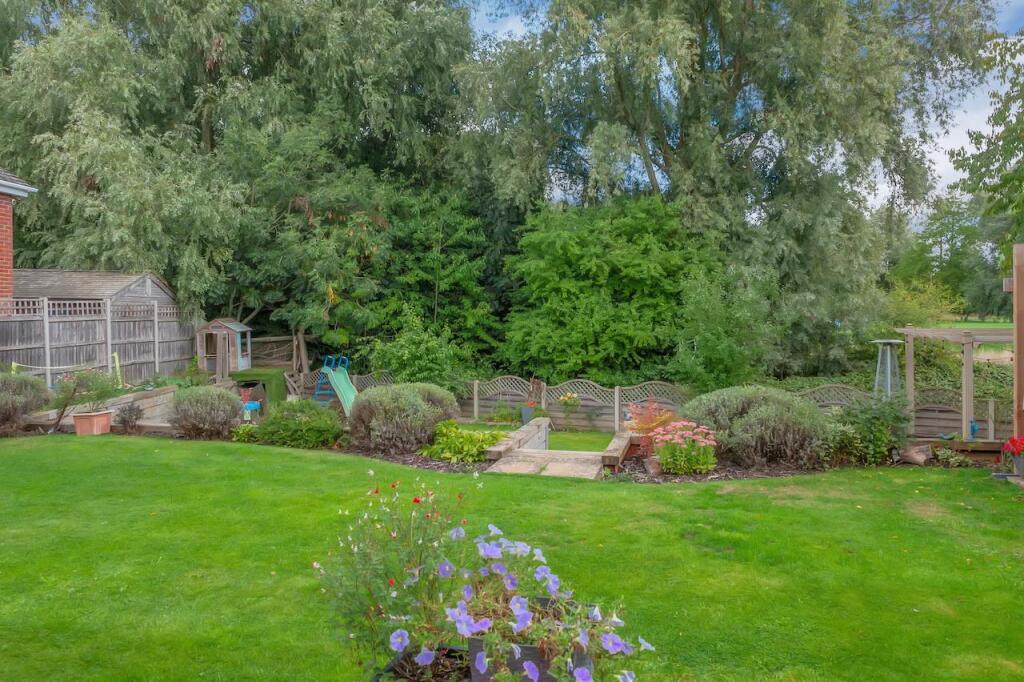 Rear garden.jpeg