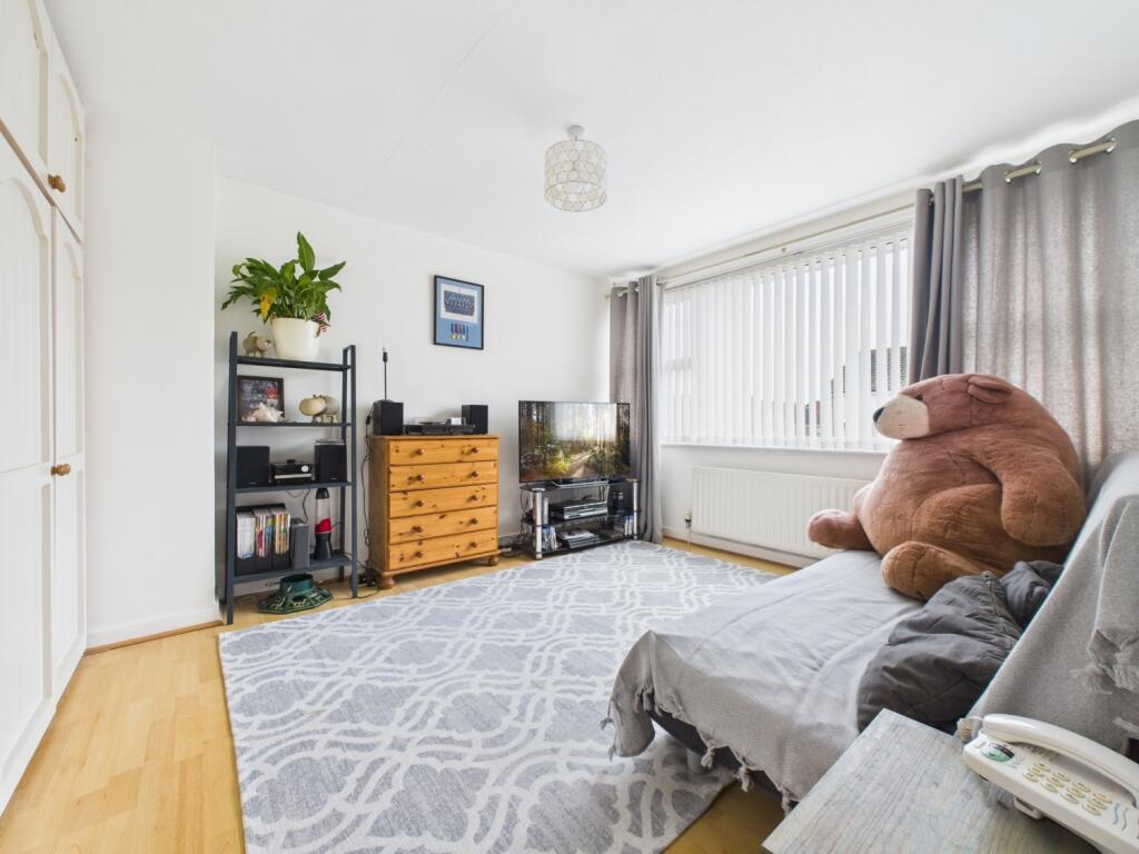 CAM02195G0-PR0095-STILL031