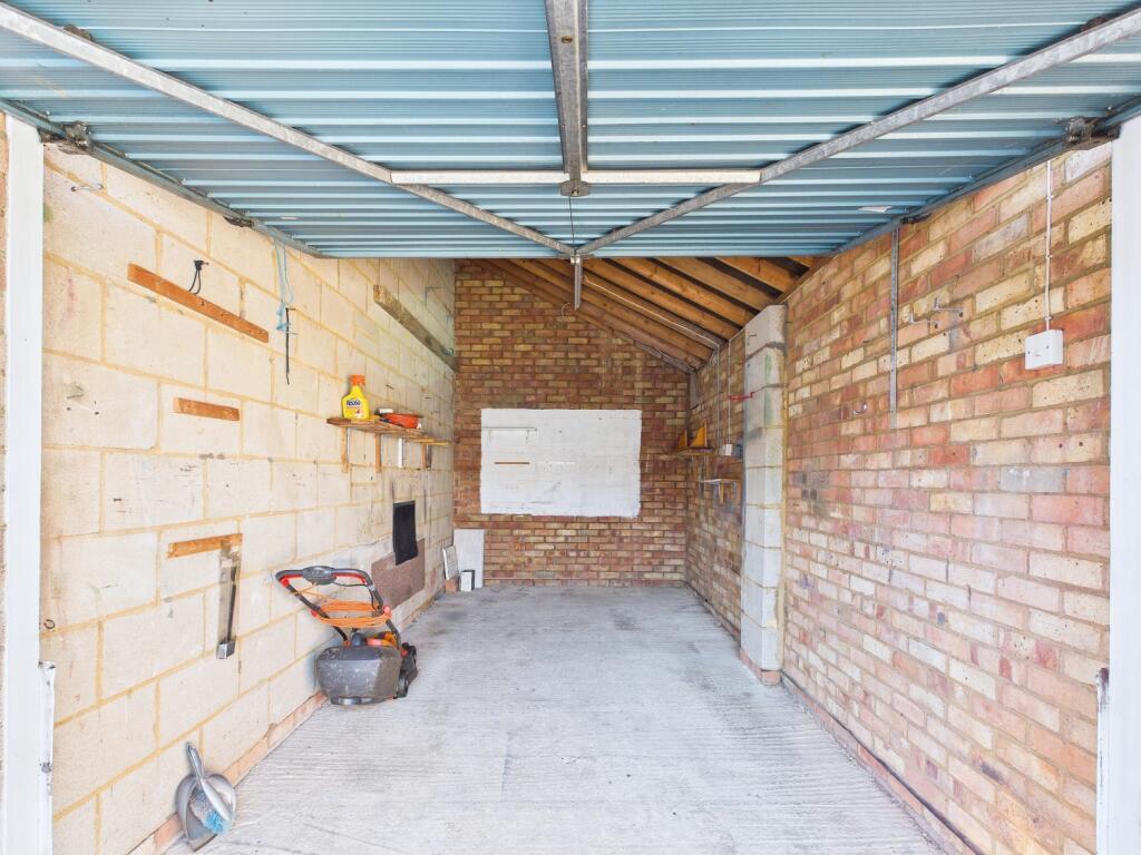 CAM01338G0-PR0137-STILL016