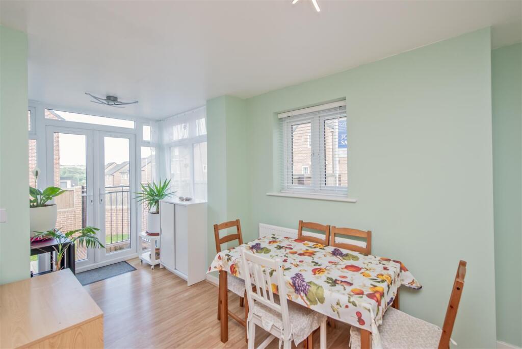 Fitted Dining Kitchen: