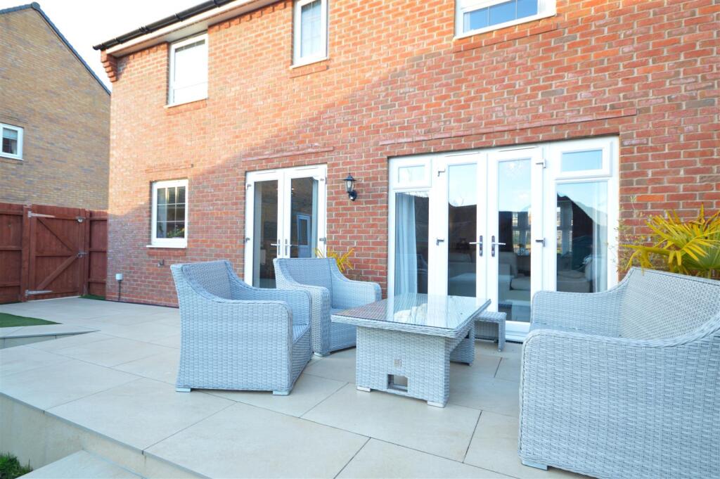 patio/entertaining space