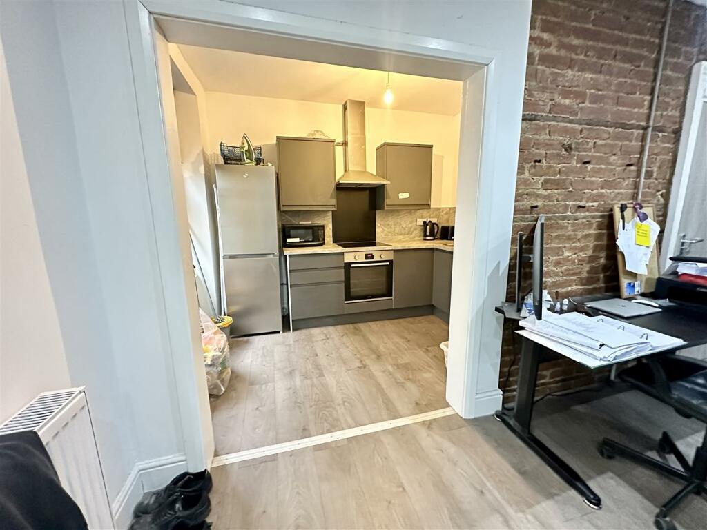 KITCHEN 1.jpeg