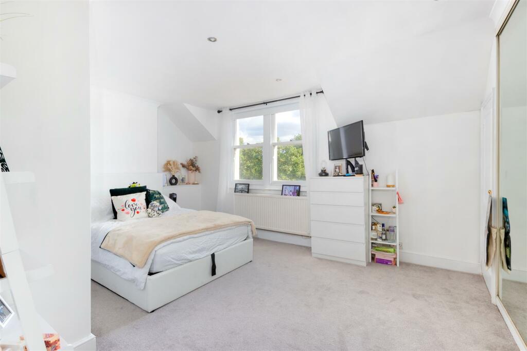 Clapham Common Northside 104, ph8.jpg