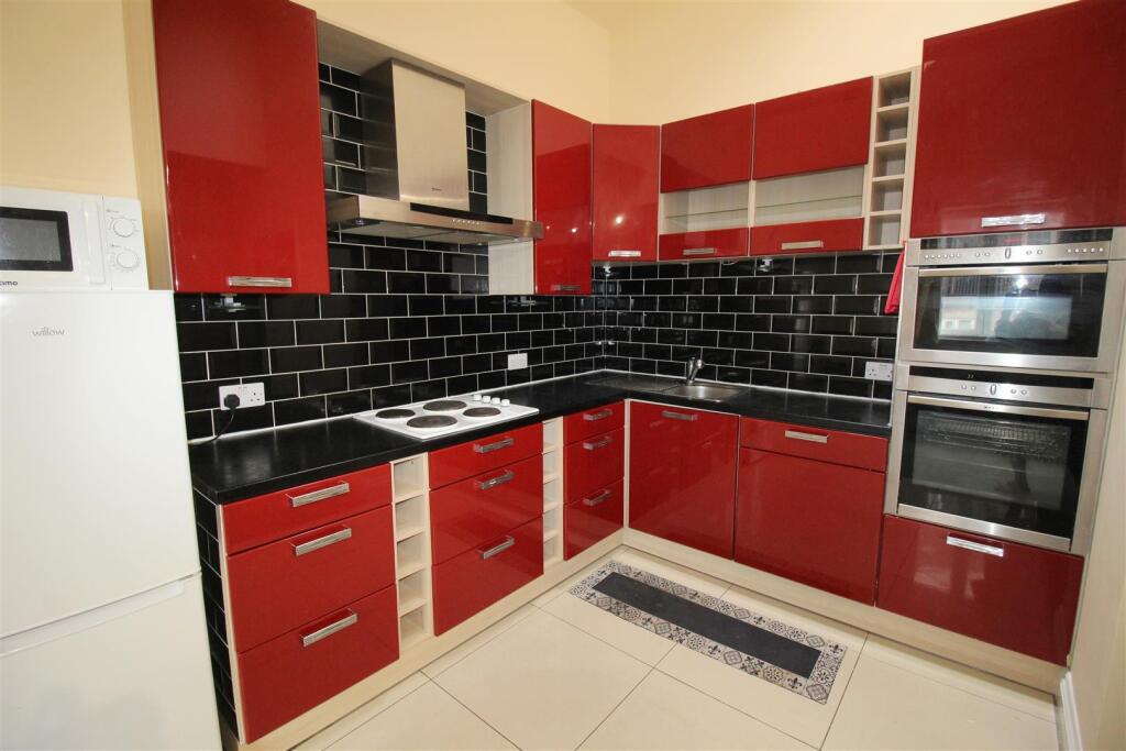 Duckworth Buildings, flat 5, kitchen.JPG