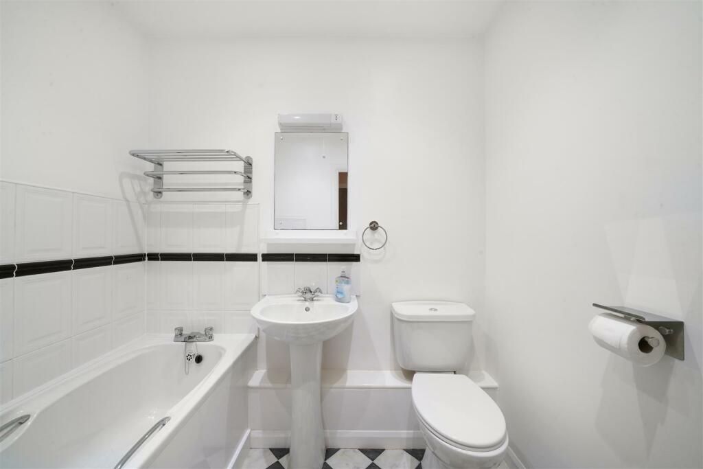 10 Southern Place, Greenford Road - onEm1RSfOPqMVk