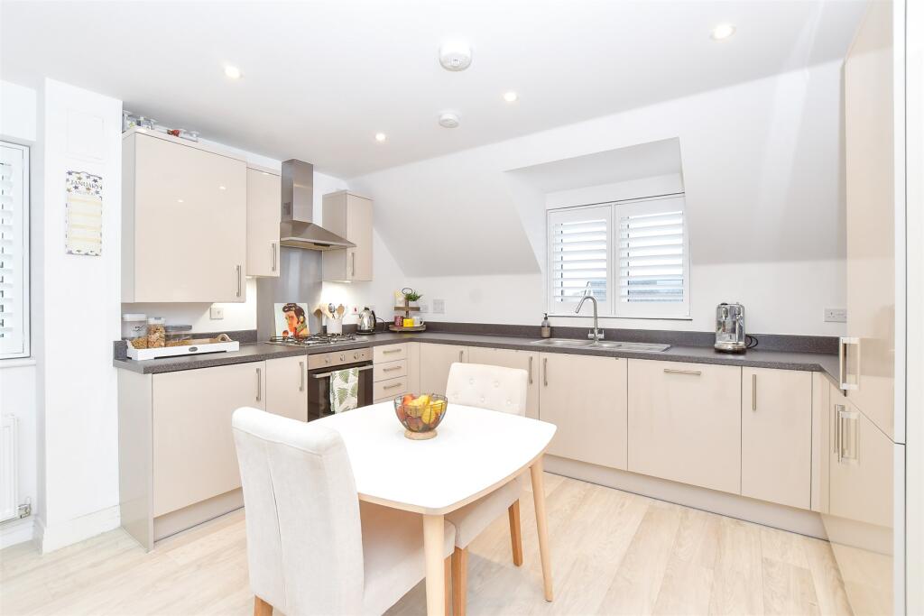 Lounge/ Kitchen